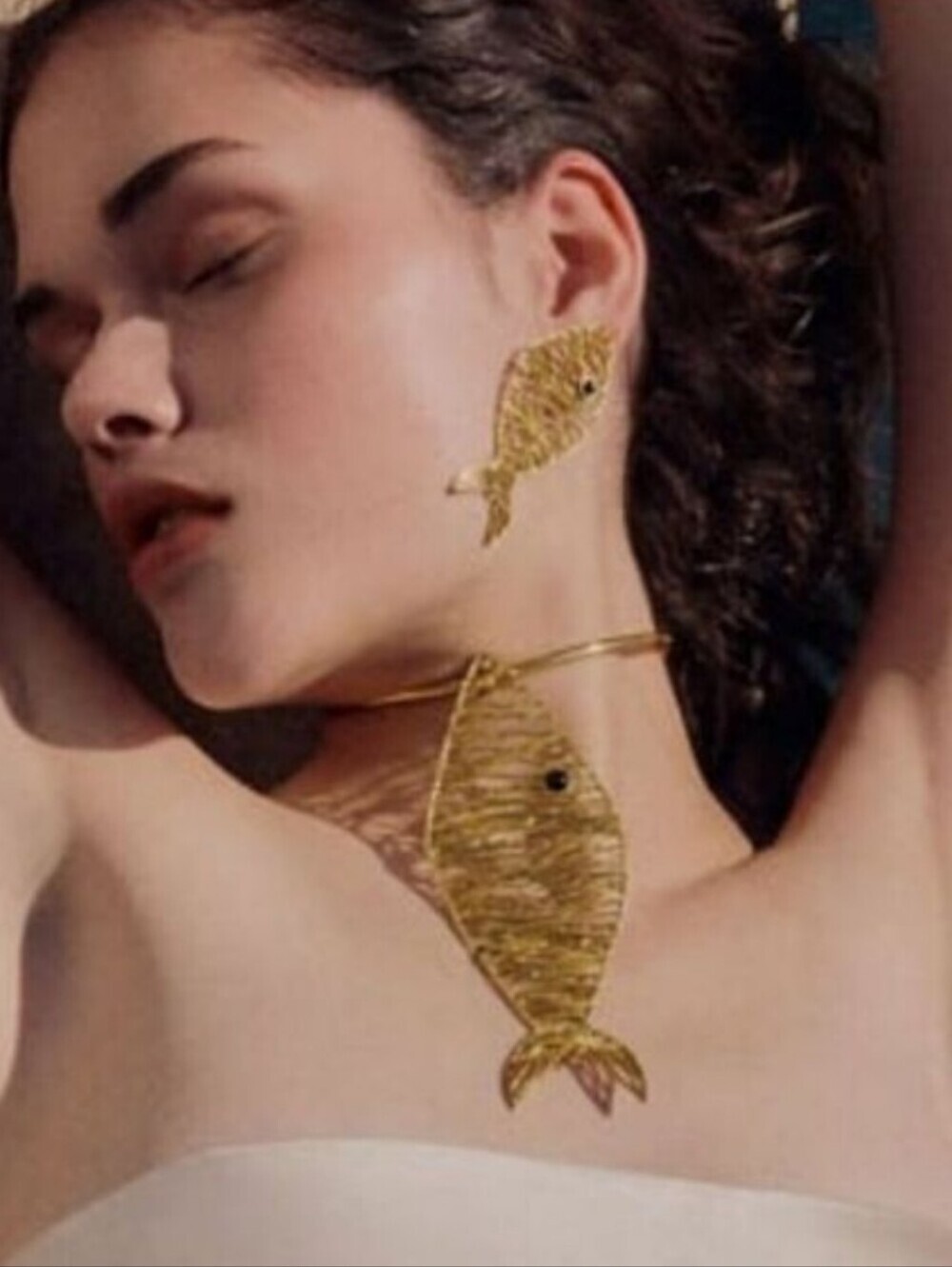 New!  ZARA Gold  fish Choker Necklace With Hinge Movement (1005) • NWOT